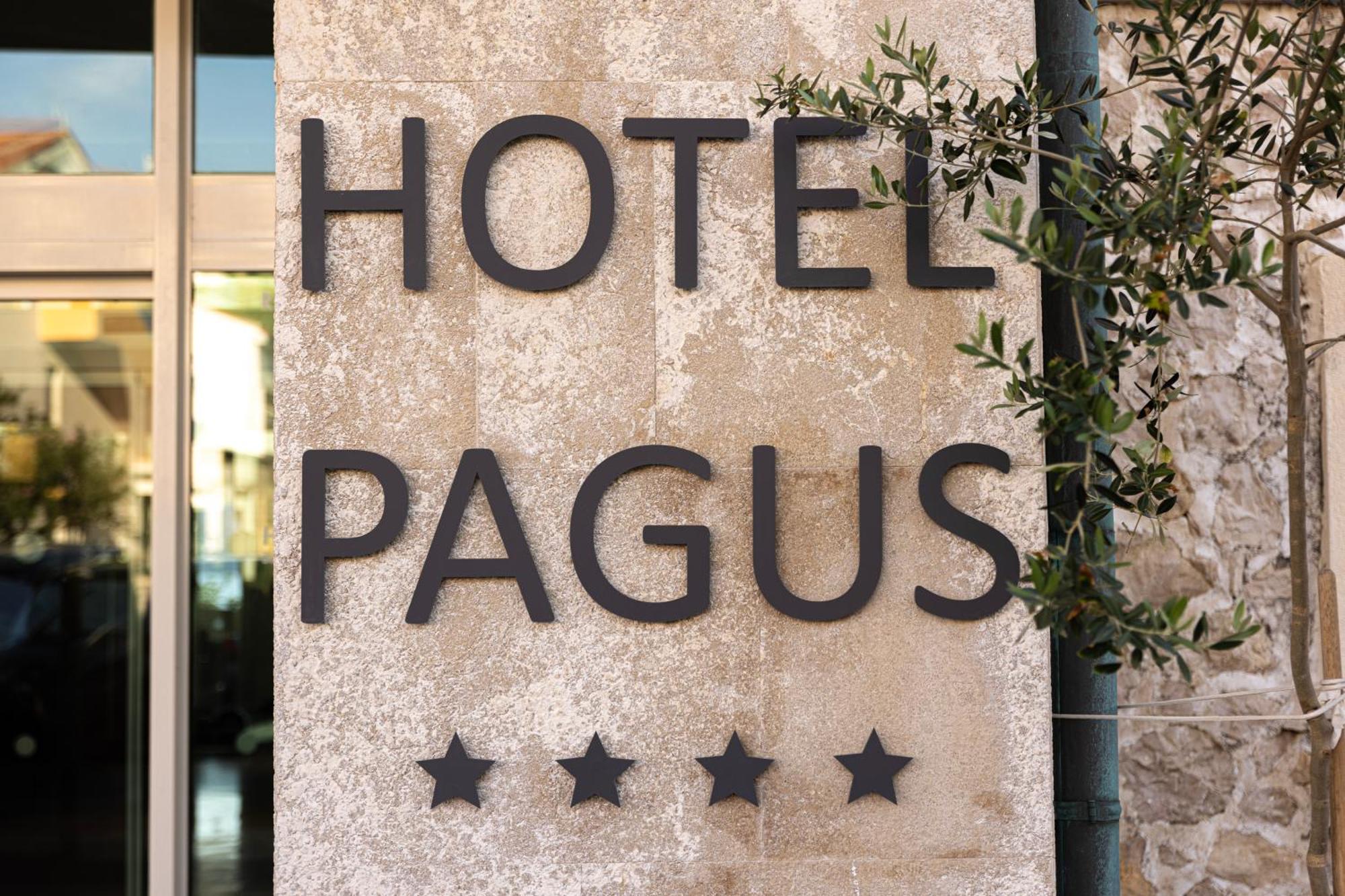 Family Hotel Pagus 帕格 外观 照片