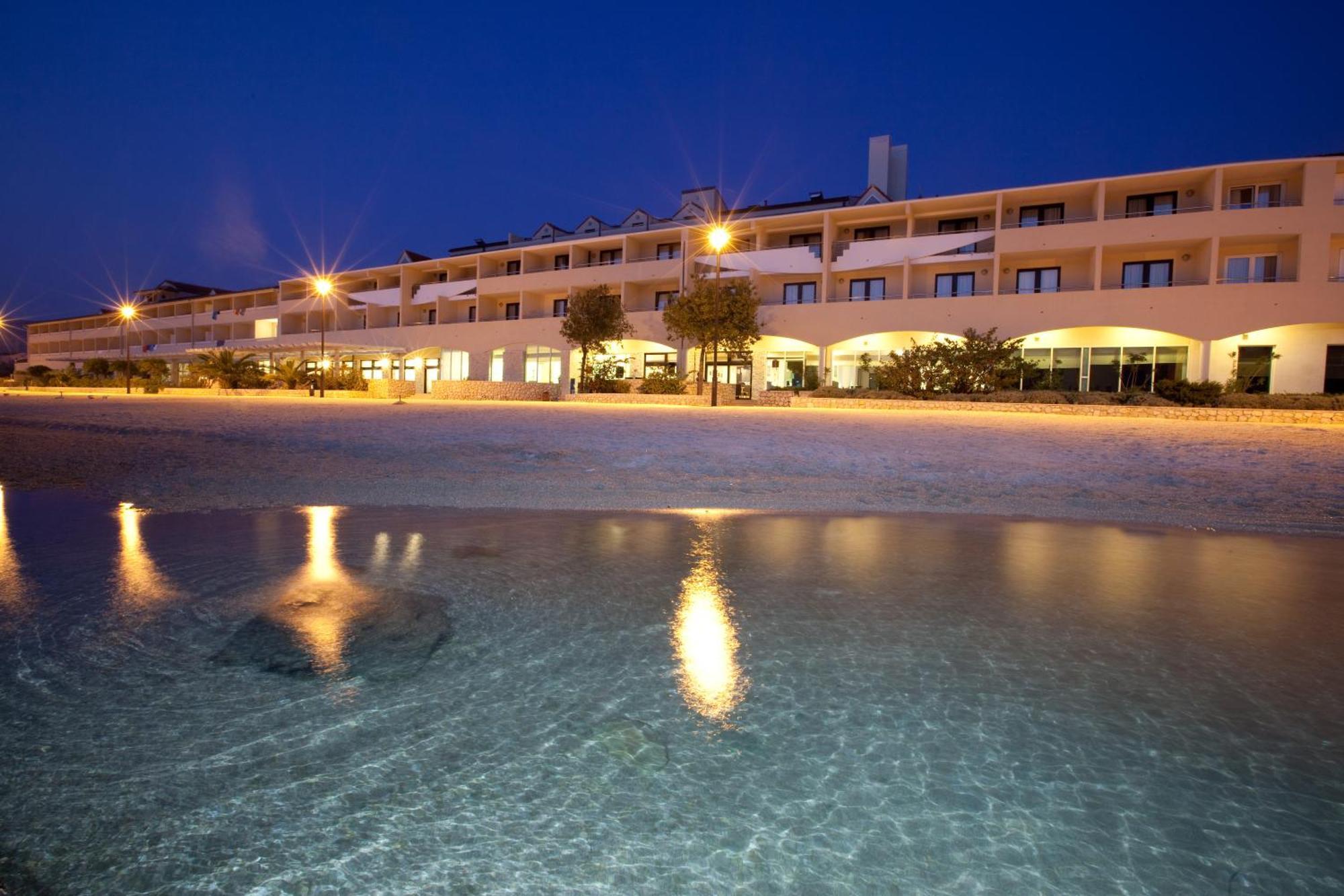 Family Hotel Pagus 帕格 外观 照片