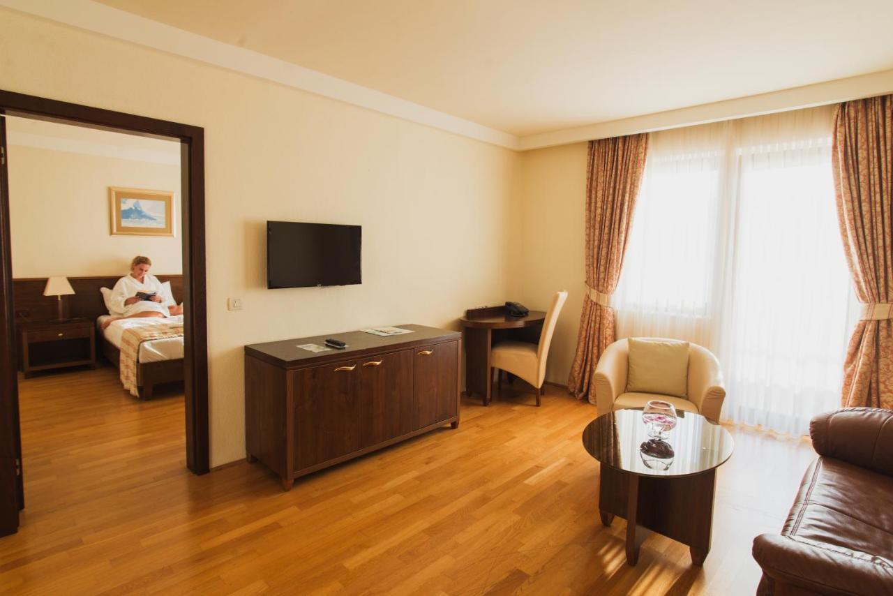 Family Hotel Pagus 帕格 外观 照片