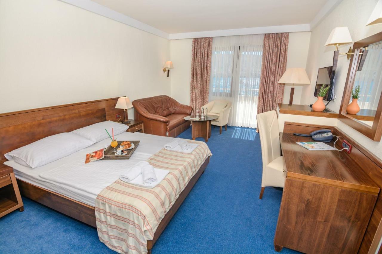 Family Hotel Pagus 帕格 外观 照片
